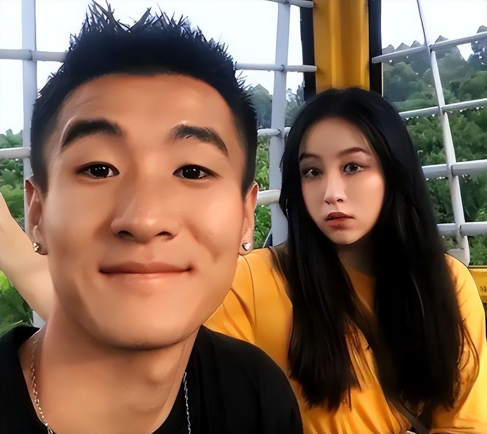 接下来，蔡斯还完整演示了他的渣男惯用套路